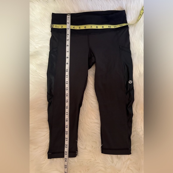 Lululemon RARE Cropped shine Sz 4 - Picture 15 of 16